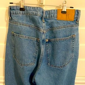 H&M Ultra High Waisted Loose Mom Jeans